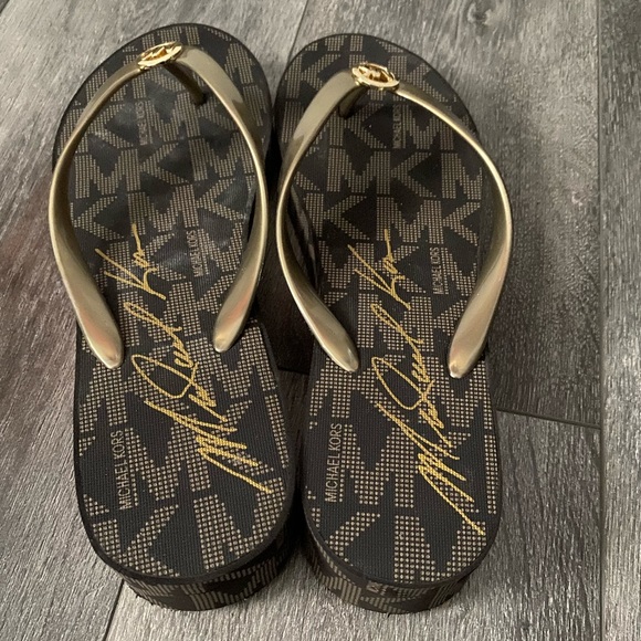 Michael kors wedge scandal - Picture 1 of 2